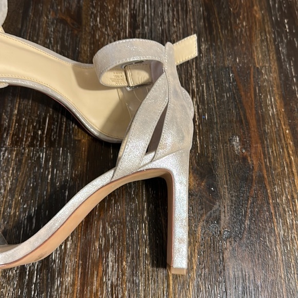 COPY - NWOB Vince Camuto Bevvyn Brushed Silver Metallic Heel - Picture 7 of 10